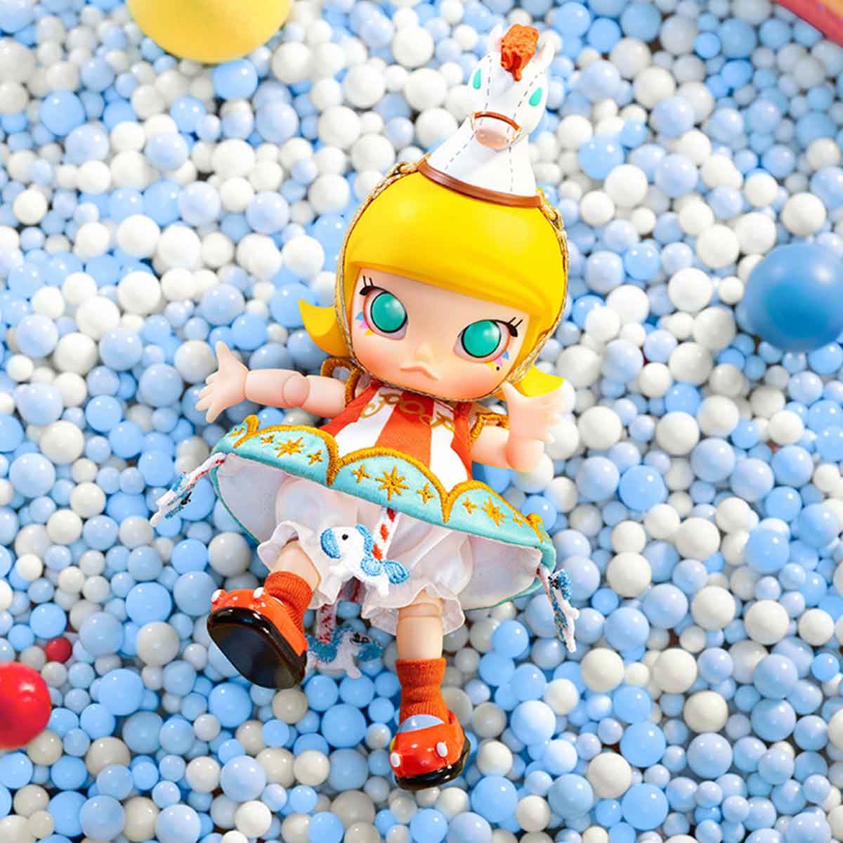 MOLLY Carousel Action Figure - POP MART (Japan)