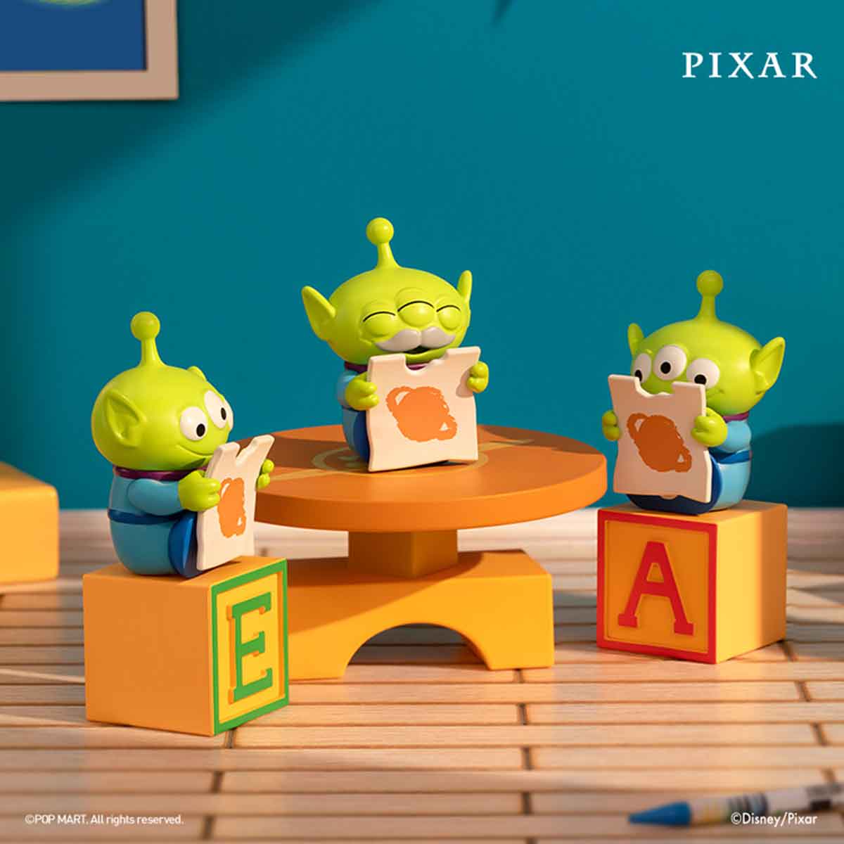 シークレット!!POPMART PIXAR エイリアン ヘッドフォン ヴィンテージホビー・楽器・アート - シークレット!!POPMART