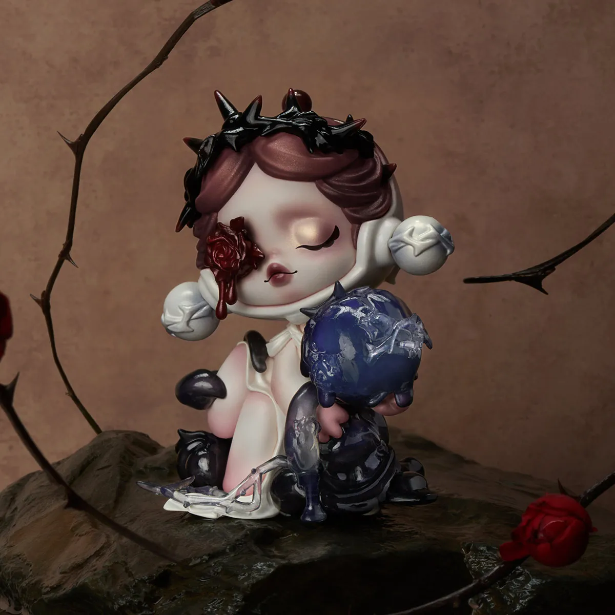 SKULLPANDA The Glimpse Figure - POP MART (Japan)