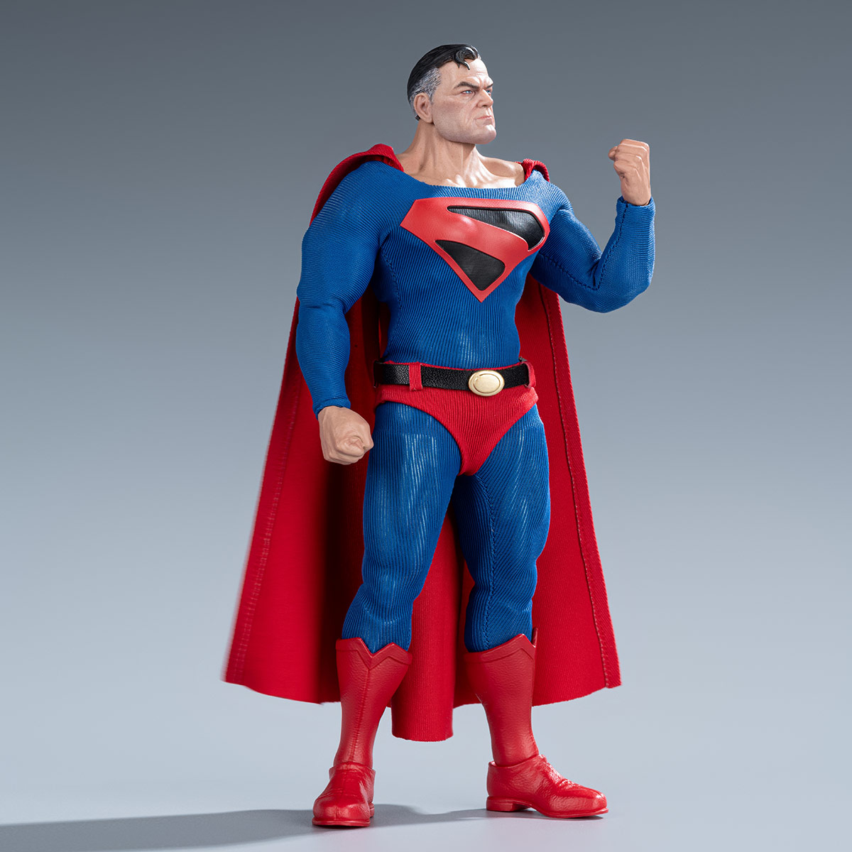DC 天国降临 超人 可动人偶 - POP MART (Japan)