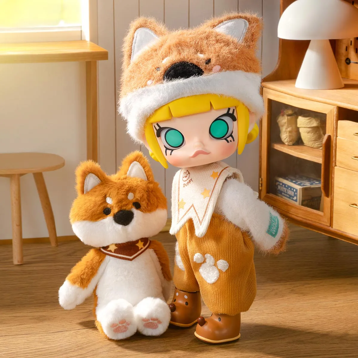 MOLLY Hugging 1/8 Action Figure - POP MART (Hong Kong, China) Molly Hugging &Peekaboo 1/8 アクションフィギュア