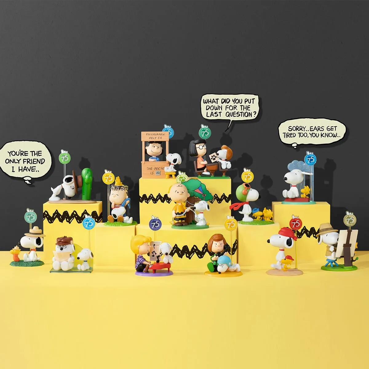 Peanuts 75th Anniversary | Snoopy Comic Life Series Figures - POP 