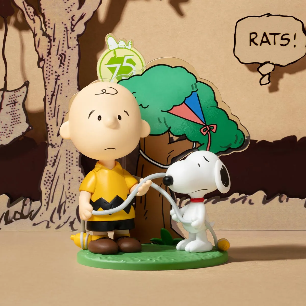 Peanuts 75th Anniversary | Snoopy Comic Life Series Figures - POP 