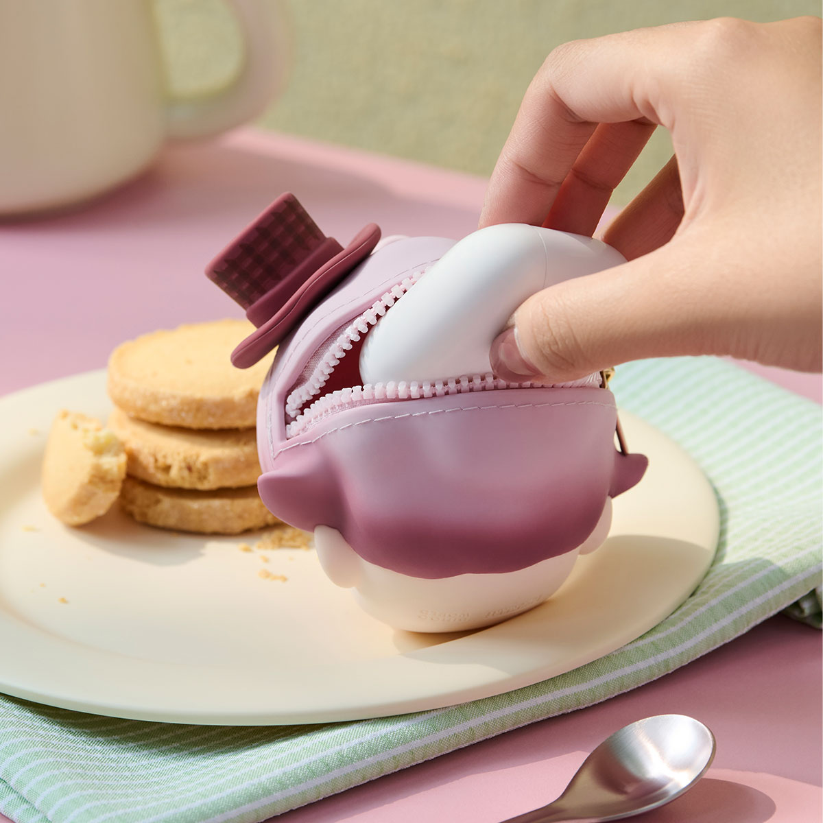 DIMOO Crush on Coffee シリーズ イヤホンケース アソート DIMOO Crush on Coffee シリーズ イヤホンケース - POP MART