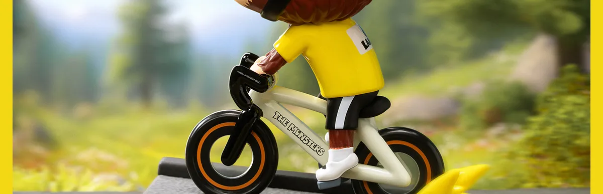 LABUBU Summer Ride Figure - POP MART (Macao, China)