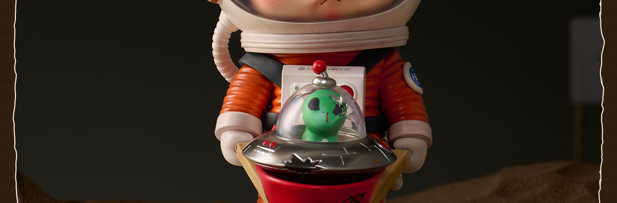 [シュリング付き]POPMART Hirono Search forAliens Hirono Search for Aliens Figurine - POP MART (United States)