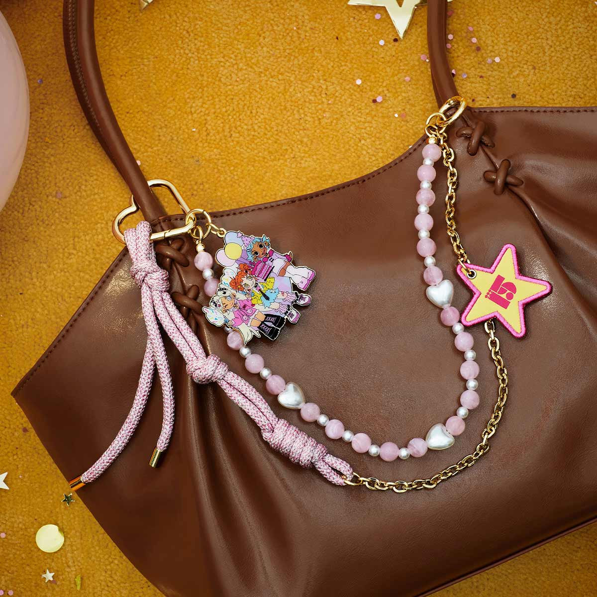 Celebrating the Moment シリーズ Peach Riotペンダント - POP MART