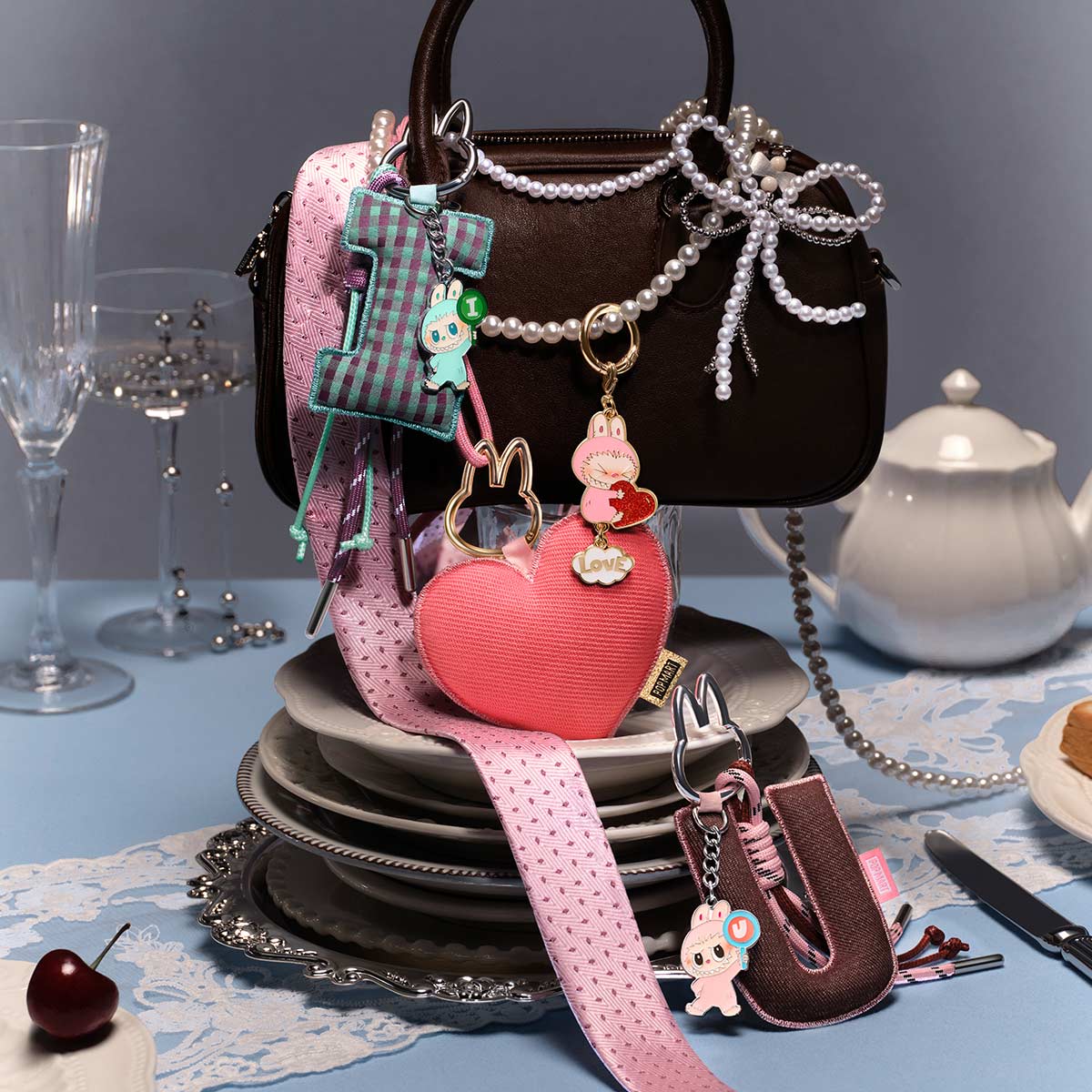 THE MONSTERS Pin for Love シリーズ アルファベットペンダント