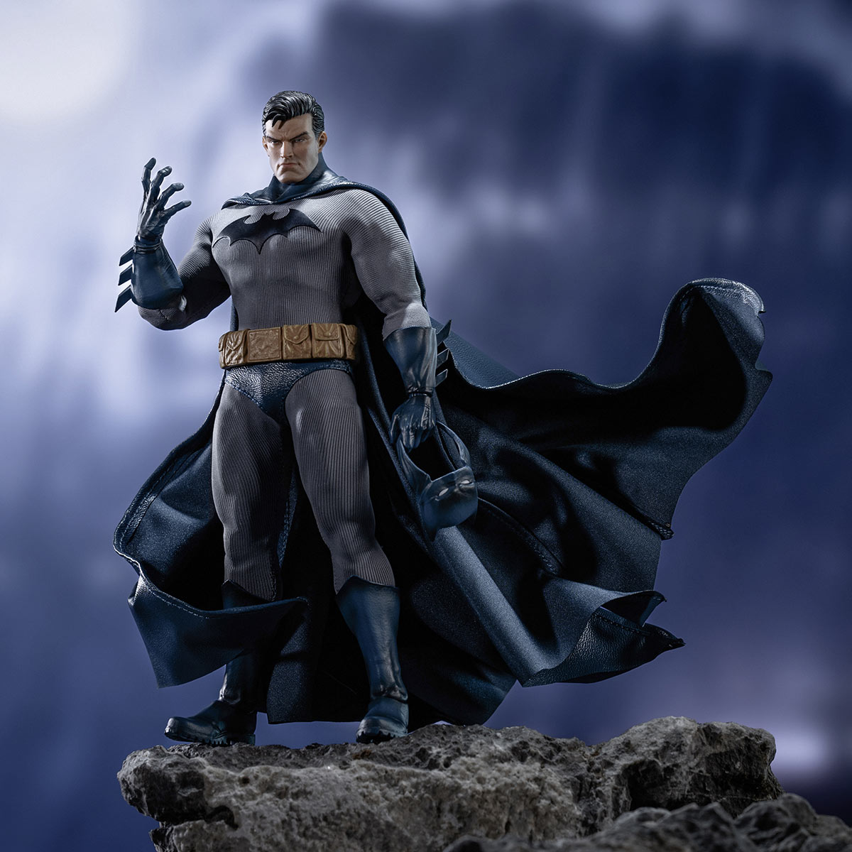 POP MART DC BATMAN HUSH アクションフィギュア Pop Mart Gong Studios DC Batman Hush Action Figure - JP