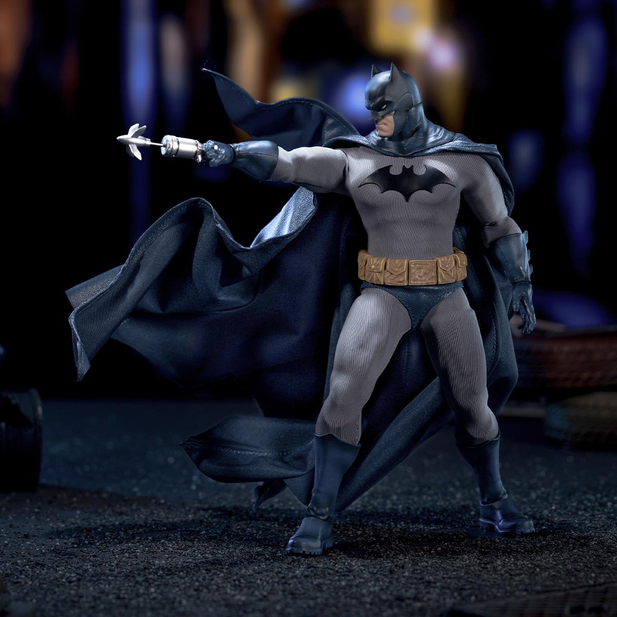 DC Batman Hush Collectible Action Figure - POP MART (Italy)