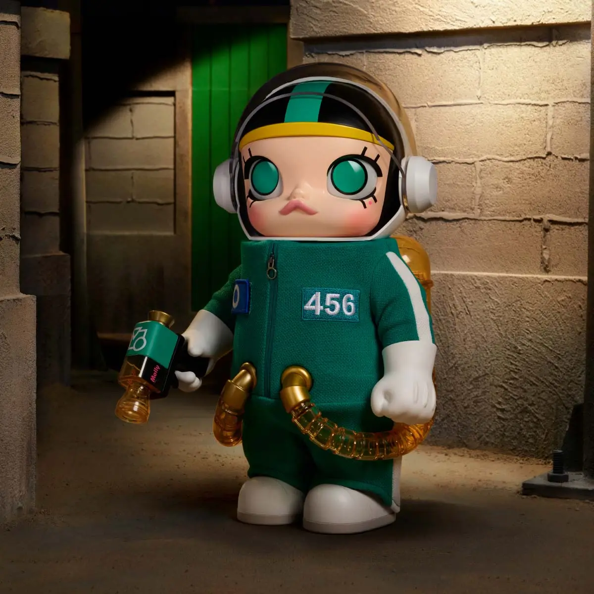MEGA SPACE MOLLY 400% + Action Figure Squid Game Set - POP MART 