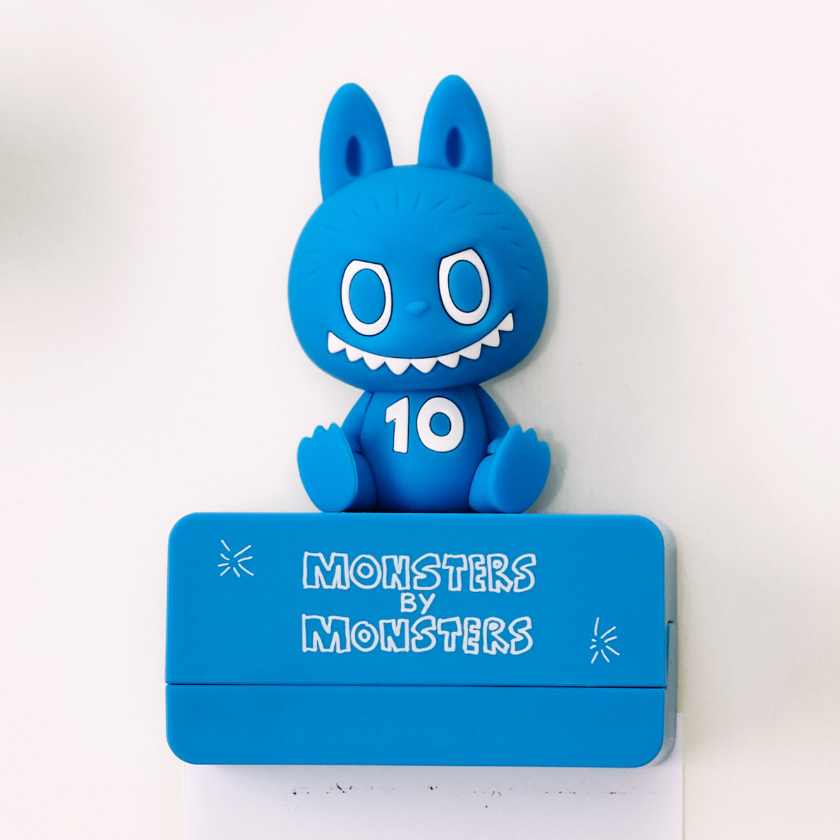 THE MONSTERS 10th Anniversary シリーズ マグネット - POP MART (Japan)