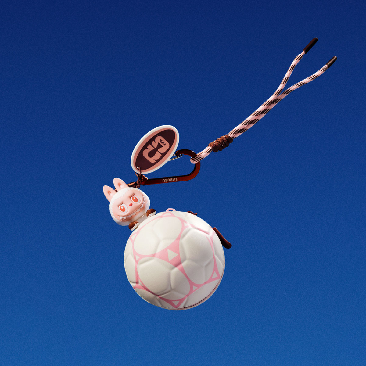 THE MONSTERS x FIFA サッカーミニバッグ THE MONSTERS × FIFA サッカーミニバッグ - POP MART (Australia)