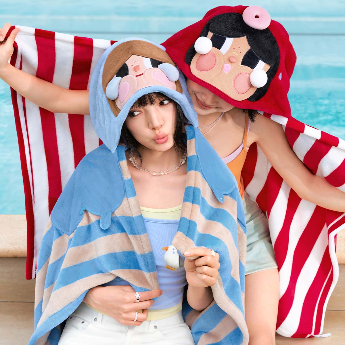 えっこ　POPMART CRYBABY NECK PILLOW ネック枕 CRYBABY Cry Me an Ocean Series - 2-in-1 Neck Pillow - POP MART