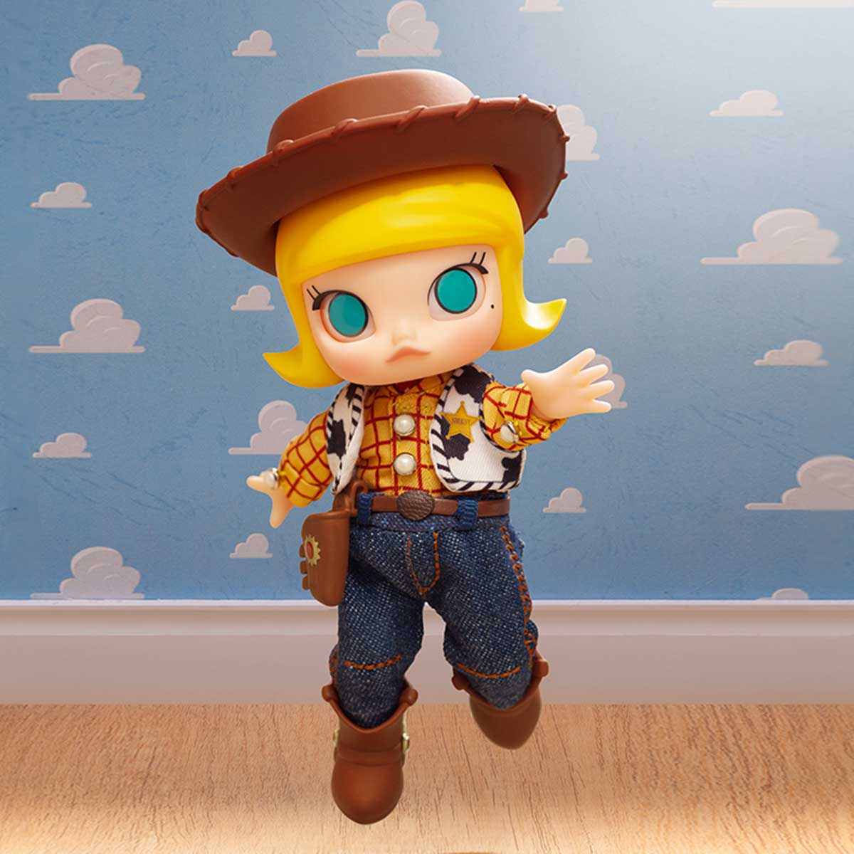 POPMART MOLLY ウッディ MOLLY Woody Action Figure - POP MART (Belgium)
