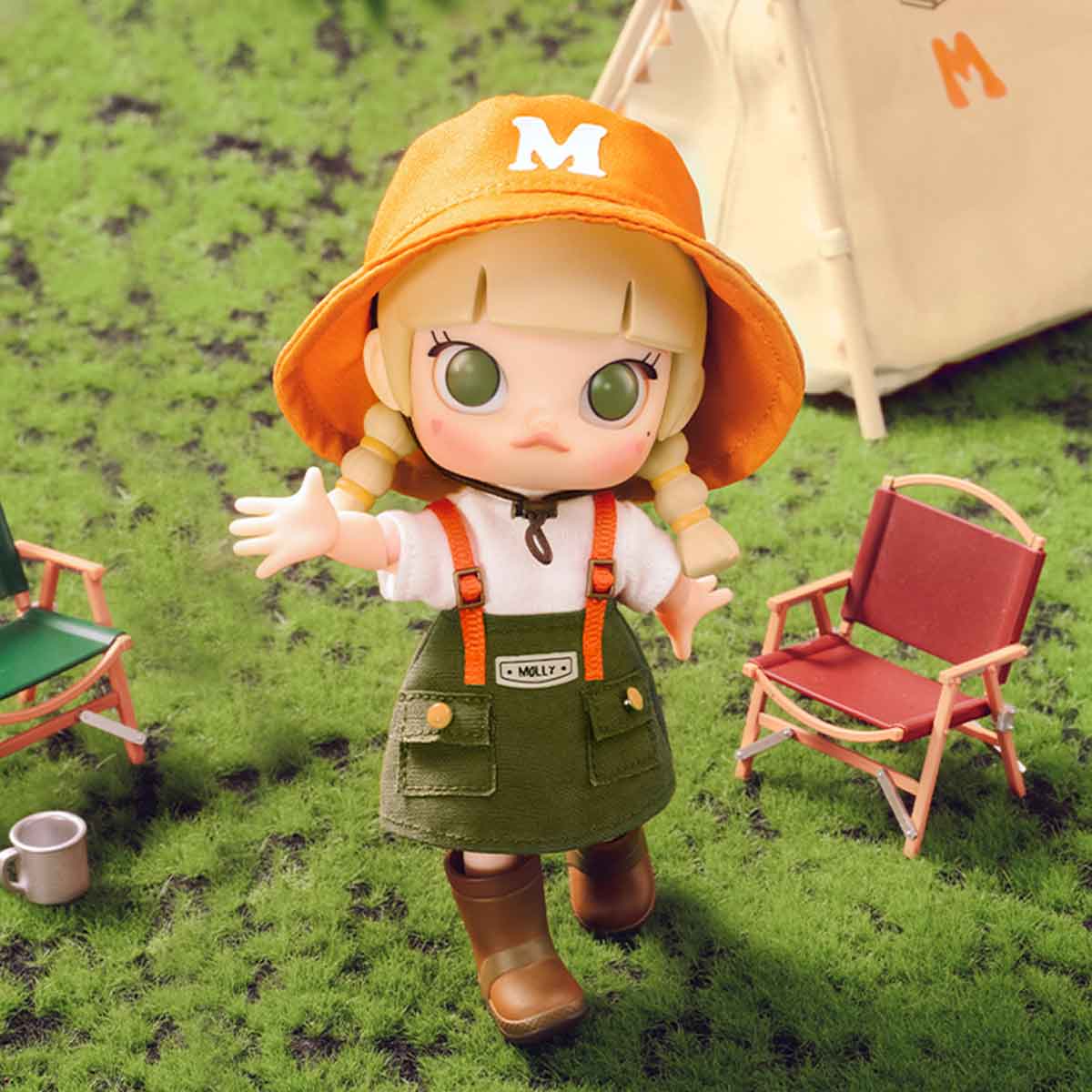 MOLLY Go Camping Action Figure - POP MART (Finland)