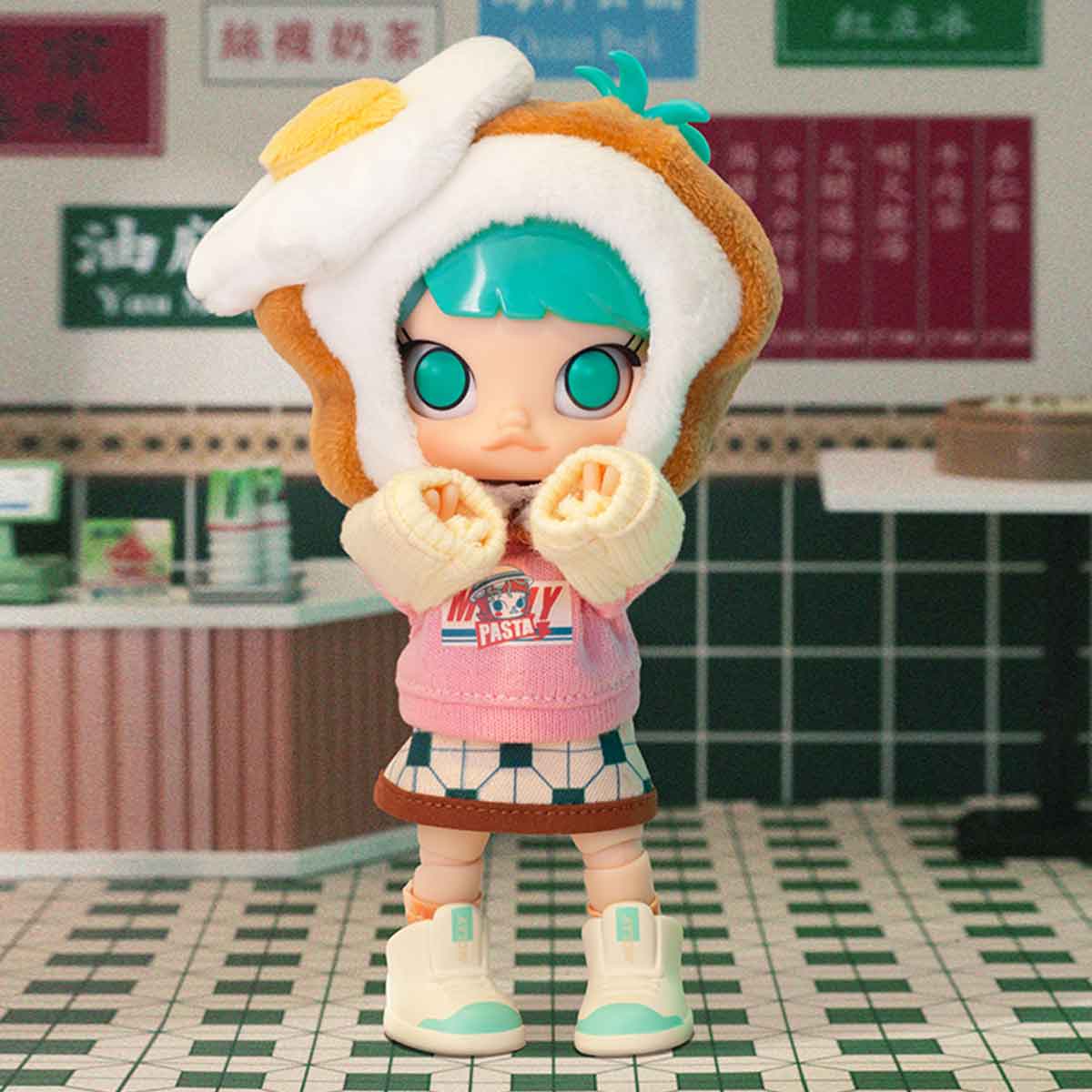 MOLLY Little Foodie Action Figure - POP MART (Hong Kong, China)
